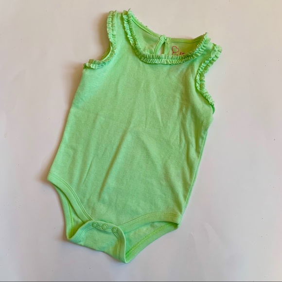 NWOT 3 piece outfit/2 onesies/1 shorts - Picture 3 of 5